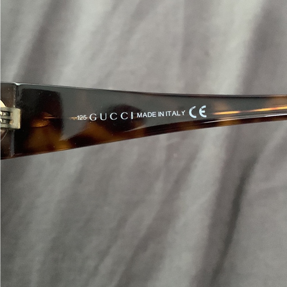 Preloved Gucci frames - Picture 2 of 5
